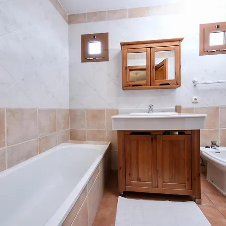 Casa Elin-shared Pool, Fast Wifi Prázdninový dům Costa Teguise