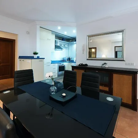 Casa Elin-shared Pool, Fast Wifi * Costa Teguise
